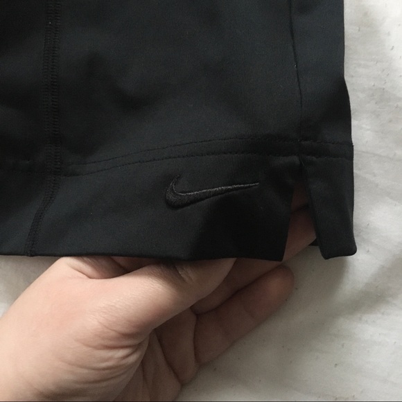 NIKE Dry Fit Capri Length Leggings - Picture 5 of 9